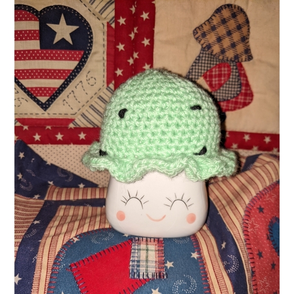 Marshmallow Mug Mint Chocolate Chip Ice Cream Hat - Picture 1 of 4